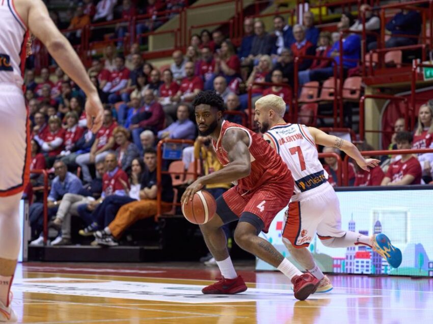 BASKET: SAN GIOBBE, L’AVVENTURA FINISCE QUI. IN SEMIFINALE CI VA FORLI’. MA LA SQUADRA CHIUSINA ESCE A TESTA ALTA.STAGIONE POSITIVA