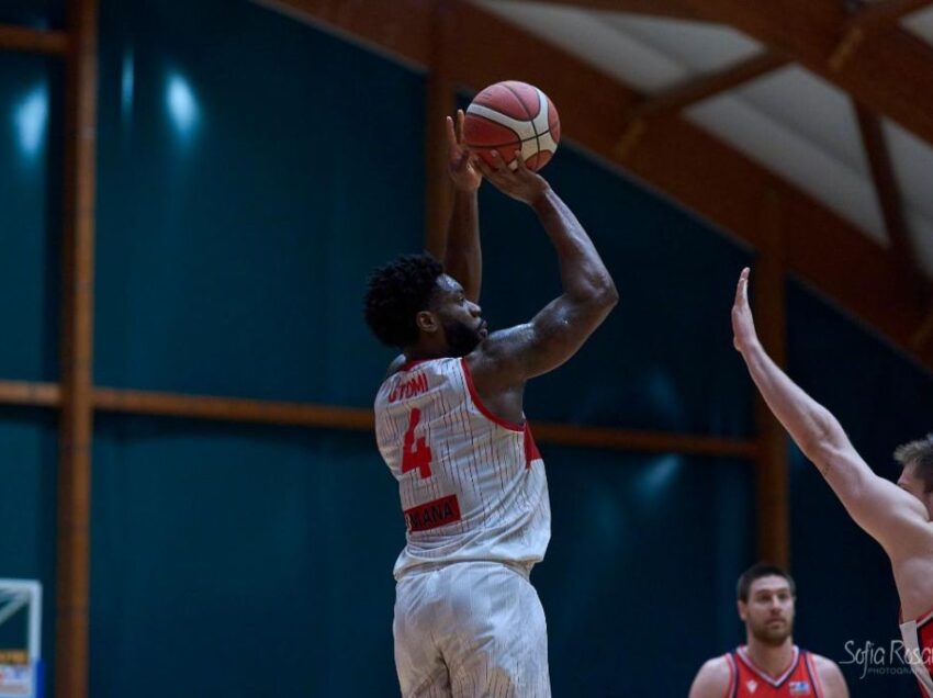 GRANDE BASKET E SOLIDARIETA’ A CHIUSI: FORLI’ VINCE E SI PORTA AVANTI 2-0. MERCOLEDI’ SI REPLICA