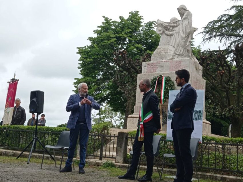 CHIUSI, RESTAURATO IL MONUMENTO AI CADUTI. LA GIUSTA COLTIVAZIONE DELLA MEMORIA