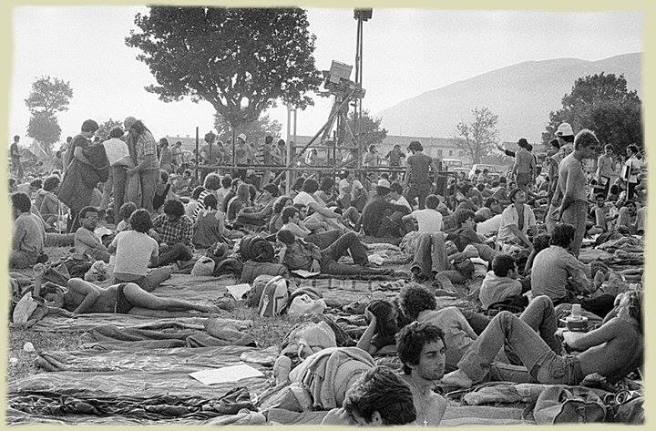 CASTIGLIONE DEL LAGO, L’INVASIONE DEI FRICCHETTONI. UNA MOSTRA SU UMBRIA JAZZ 1978