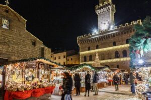 MONTEPULCIANO: IL PAESE DI BABBO NATALE, MA CON LE SCUOLE SENZA PALESTRE