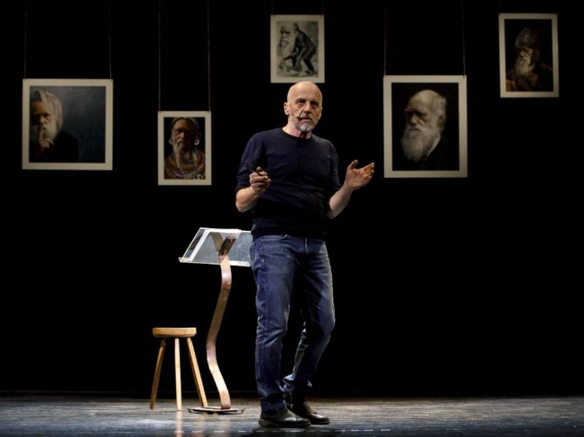 DOMENICA 17 MARCO PAOLINI E I SUOI ANTENATI AL TEATRO CAOS DI CHIANCIANO