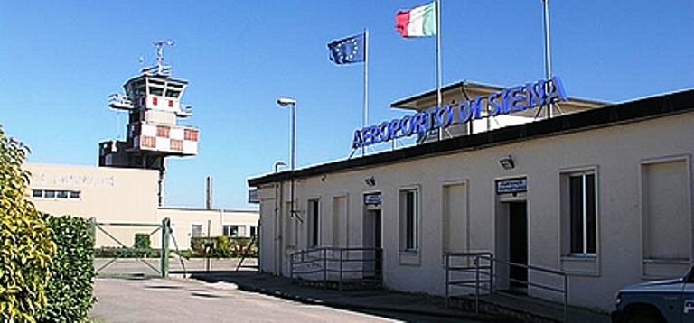 SIENA E LA VOGLIA DI VOLARE. TORNA IN BALLO IL RILANCIO DELL’AEROPORTO DI AMPUGNANO?