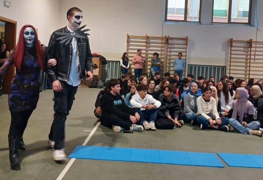 VALDICHIANA: LA SCUOLA SUPERIORE CHE FESTEGGIA HALLOWEEN CELEBRA ANCHE IL 25 APRILE?