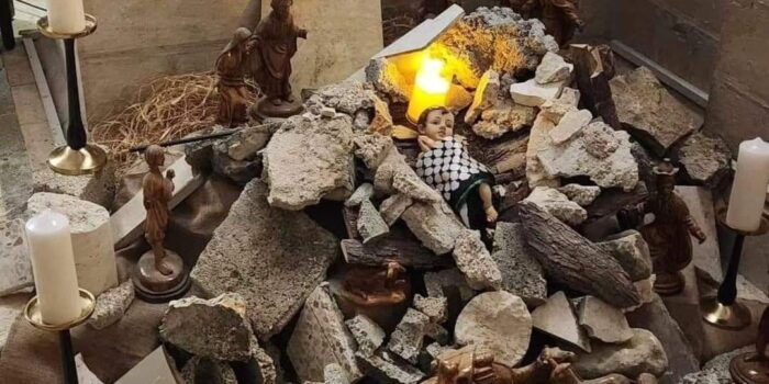 BUON NATALE E BUON ANNO. RICORDIAMOCI CHE ANCHE IL BAMBINELLO DEL PRESEPE ERA UN PROFUGO PALESTINESE
