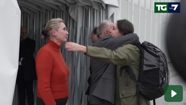 LA LIBERAZIONE DI CECILIA SALA: QUEL VECCHIO VIZIO DI FARE LE PULCI ANCHE ALLE VITTIME E DI FARE EQUAZIONI TROPPO FACILI