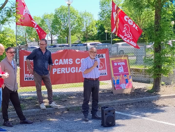 CASTIGLIONE DEL LAGO, PRESIDIO DELLE MAESTRANZE DAVANTI AI CANCELLI DI COOP CENTRO ITALIA: A RISCHIO QUASI 200 POSTI DI LAVORO